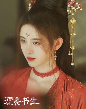 鞠婧祎的身高(鞠婧祎《漂亮书生》身高又遭质疑名场面扒出，早被队友揭穿作假)