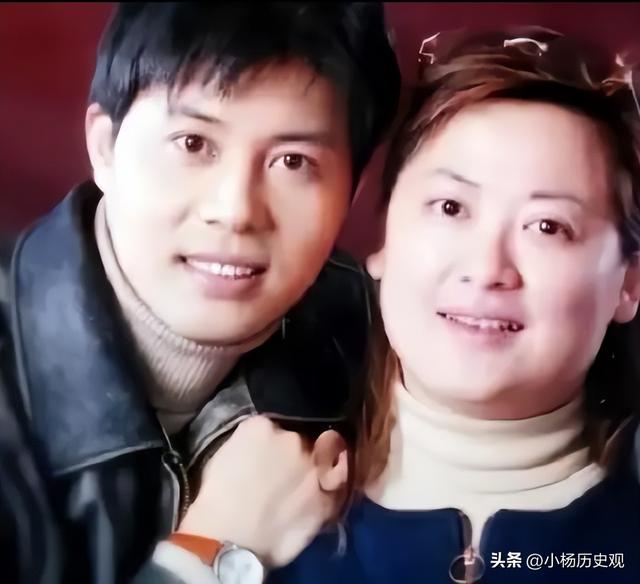 他是国家一级演员，娶大美女夏菁，妻子重病也不弃，今成人生赢家