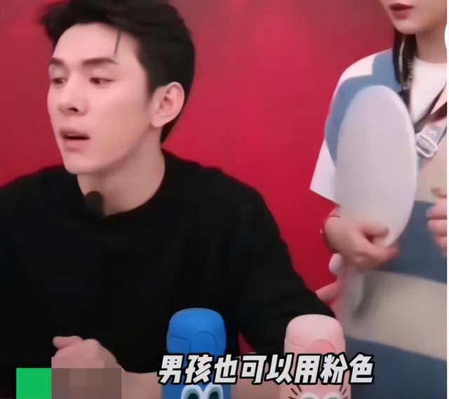 李佳琦直播间公开怼女助理：请别用你的三观，去要求整个世界