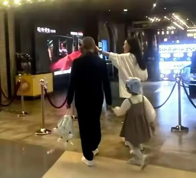 王的女人”田朴珺：曾被汤臣一品少爷抛弃，却逆袭成万科老板娘