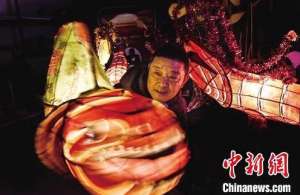 彩裙鱼(浙江坎门鳌龙鱼灯舞：“指上游鱼”话传承故事)