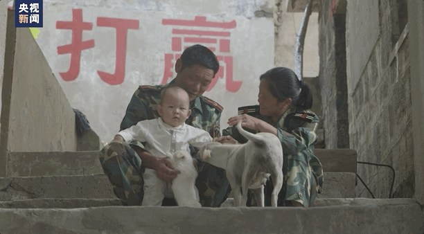 “想你的小花”流泪写信：我们都好，只是少了你