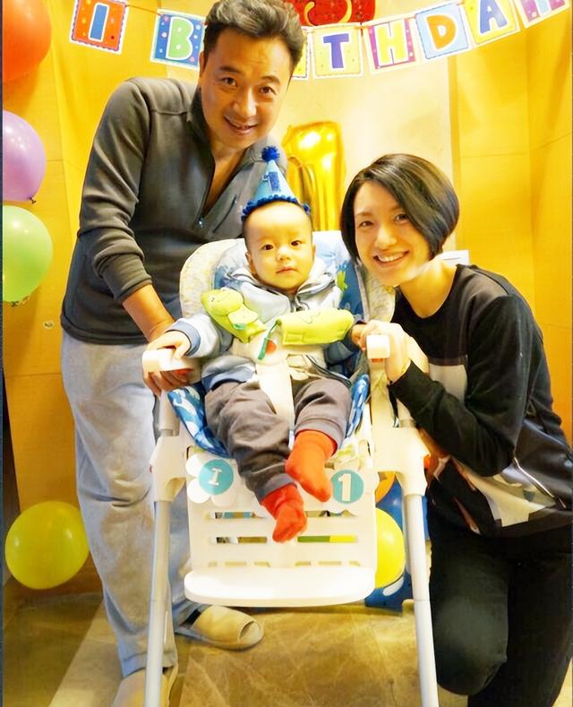 《无间》张晞临：成名前请客赊遍一条街，48岁后连生两个儿子