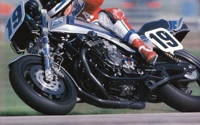 2023款本田CB1300经典史宾赛配色