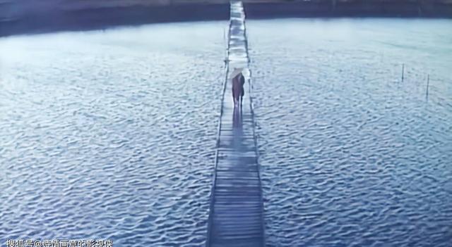 岛国18禁电影《红发女郎》:欲望与道德的交织之歌