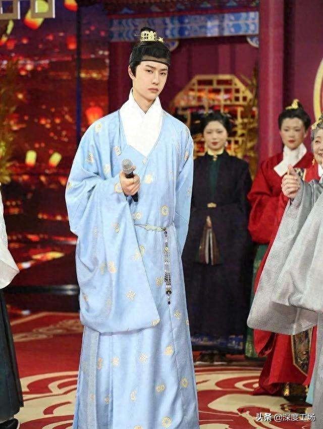 《天天向上》王一博穿汉服，遭韩国人围攻称：中国是韩国附属国