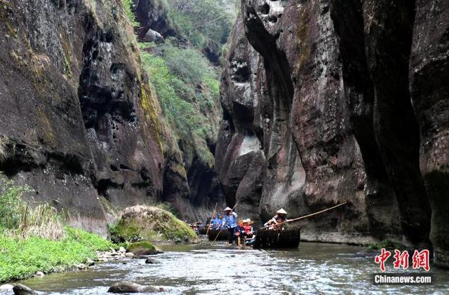 一汪清水，绘就水韵绿都生态底色