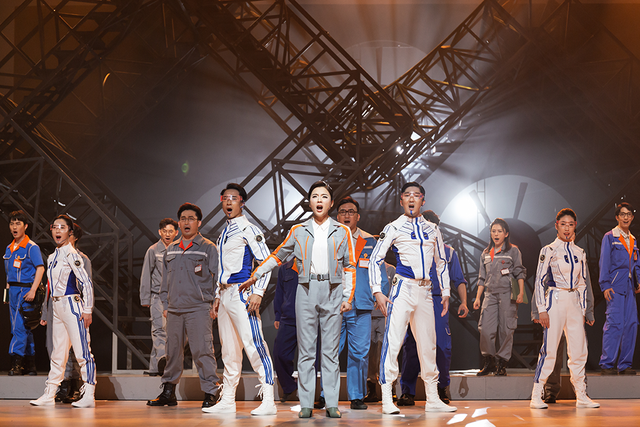 专访|歌唱家陈思思:《逐梦》,用音乐剧致敬中国速度