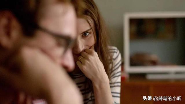 浅析美国科幻电影《她》中人工智能的“具身化”叙事