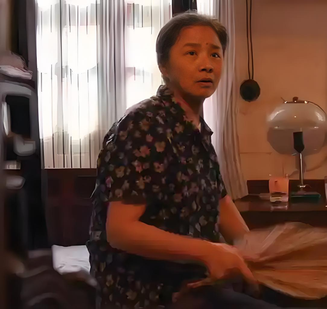 迟蓬：和倪萍是好闺蜜，与丈夫相爱40年，如今因《小巷人家》爆红