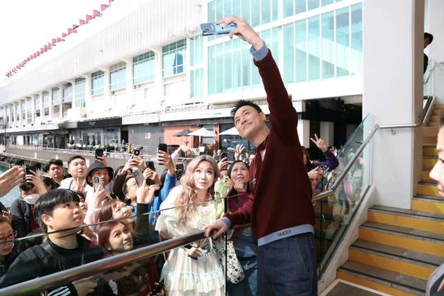 TVB前当家小生近况曝光！陪妻子回江苏老家过年，自曝继续追二胎