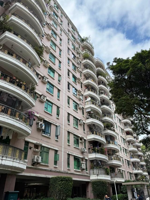 中介说漏嘴，今明两年，买房请牢记：“买旧、买大、不买三”