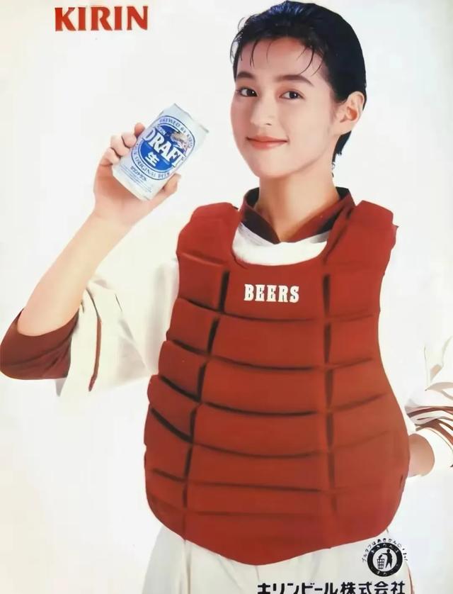 12位日本昭和女星,个个都是风情万种的美熟女,你更喜欢哪一位?