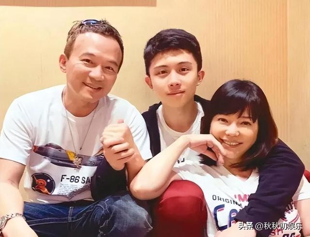 被畸形母爱毁掉的星二代：母乳12年，同床15年，荒唐的事还在后面