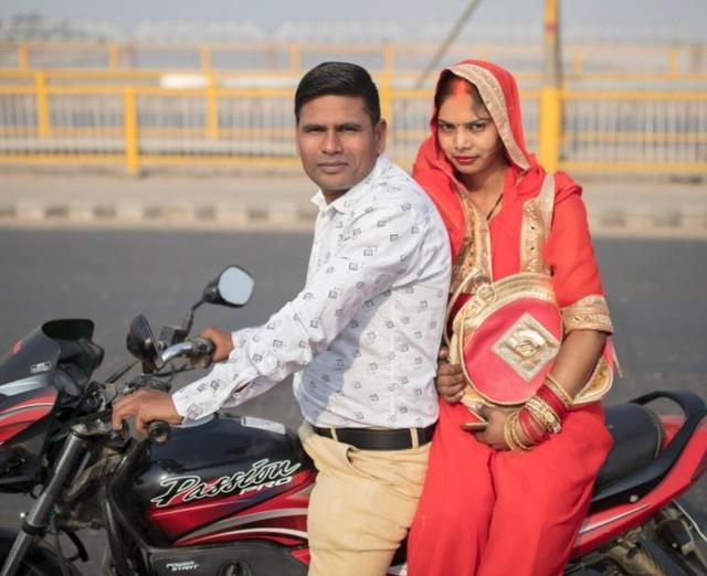 20张精彩照片：丹麦漂亮的超胖女模特，可泡澡的五星级球场观众席