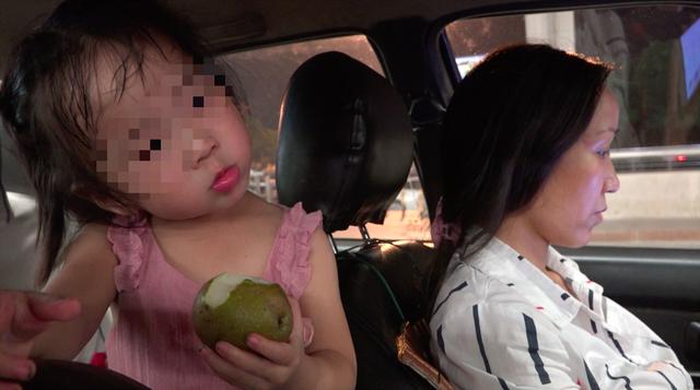 “你那么红了,怎么还在开出租?”