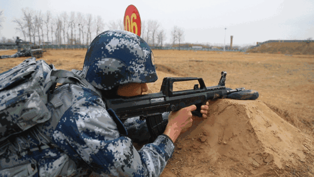 百年难题被解决!枪战中如何查看剩余弹量,不用局限这三种方法了