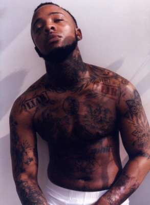 姐要玩你的蛋蛋(英国双性人网红兼有卵巢和睾丸，花60万再造丁丁，又用卵子生了娃)