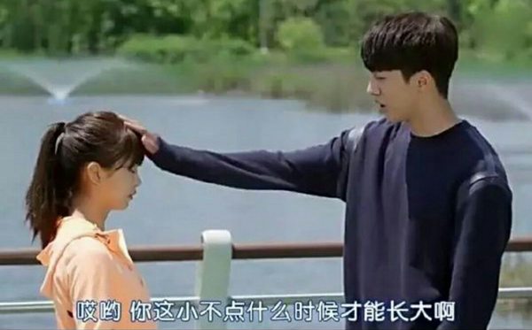 如何正确撩妹子的头发?