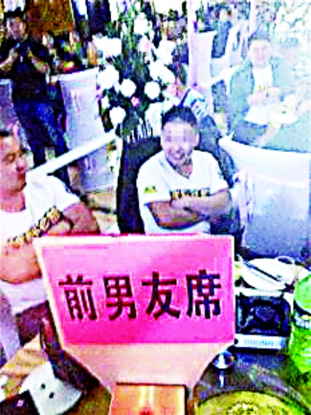 《前任系列》幕后，韩庚不是男主首选，与罗米拍的吻戏却被删减