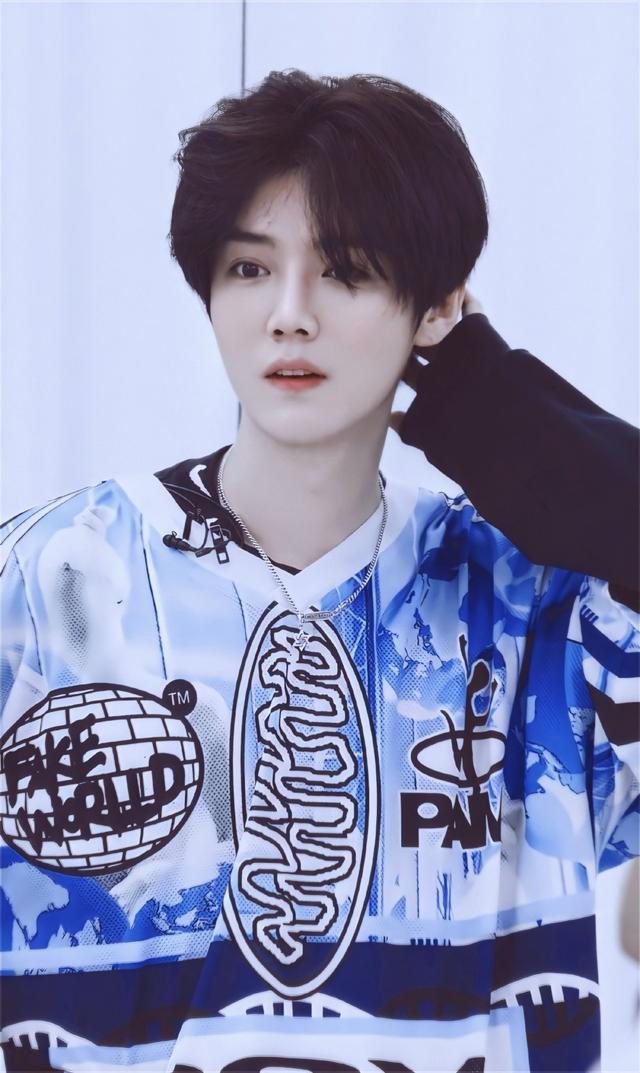 鹿晗：公认的京城少爷，让韩国节目组当面道歉，他家世到底有多牛