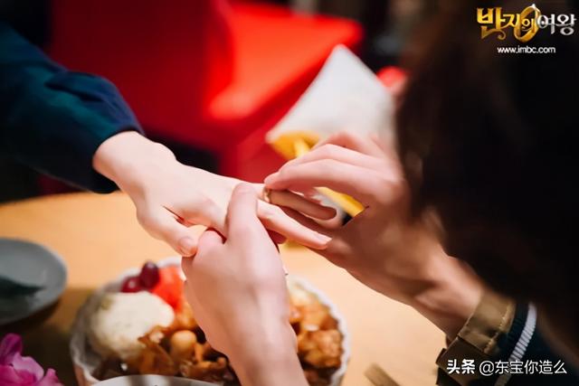 百看不厌的十部经典喜剧，下饭好剧，让你越吃越香