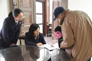 本人叫小杰(父去世母失踪、被烫伤被寄养……这个孩子现在怎样了？)