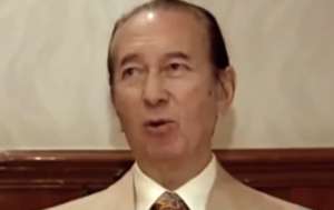 澳门赌王何鸿燊传怎么读(赌王去世：何鸿燊怎么读？何鸿燊简历照片家产有多少亿)