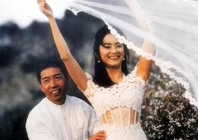 1974年,秦汉对怀孕的妻子说:我爱上了林青霞,我也不想失去你