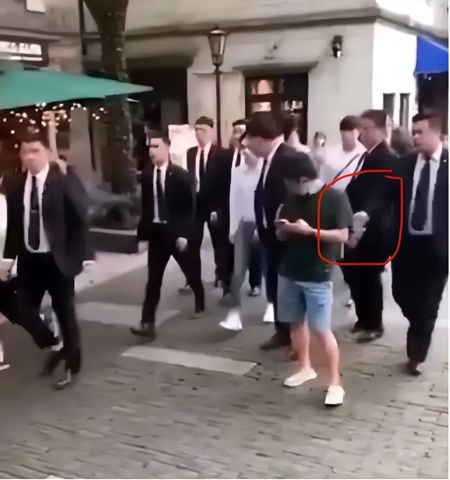 李佳琦直播间公开怼女助理：请别用你的三观，去要求整个世界