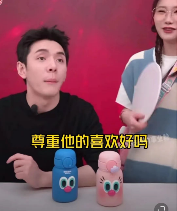 李佳琦直播间公开怼女助理：请别用你的三观，去要求整个世界