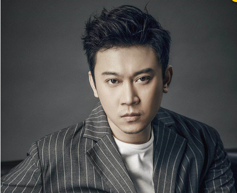 《前任系列》幕后，韩庚不是男主首选，与罗米拍的吻戏却被删减