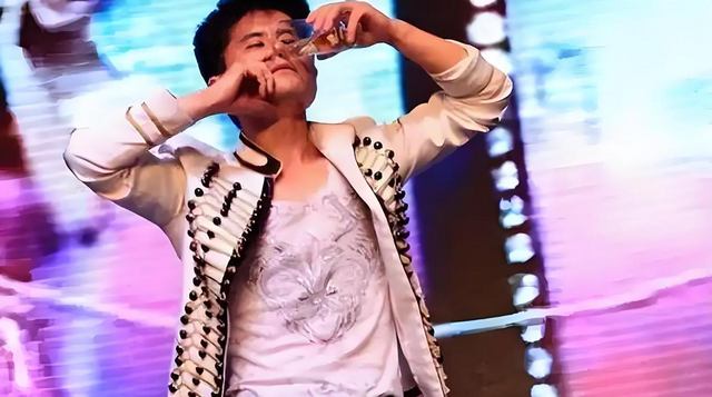 负债百万露宿街头、离婚、锒铛入狱，星光大道草根歌手现状太落魄