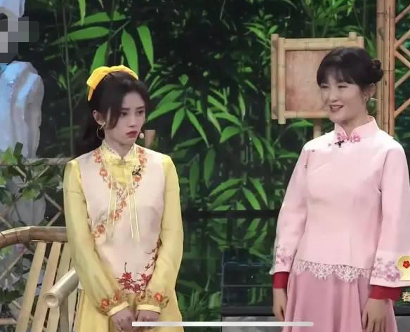 鞠婧祎《漂亮书生》身高又遭质疑!名场面扒出,早被队友揭穿作假