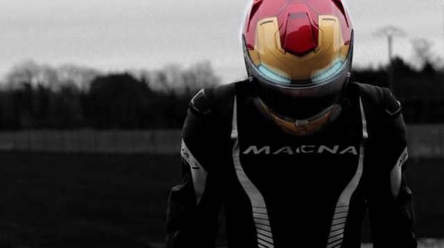 网红白冰：14岁辍学，25岁在上海买豪华别墅，他到底是什么来头？