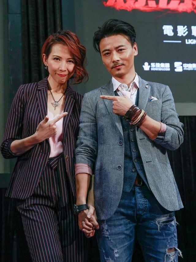 蔡少芬个高穿西装好霸气，同框老公气场被碾压，高2cm却变陪衬