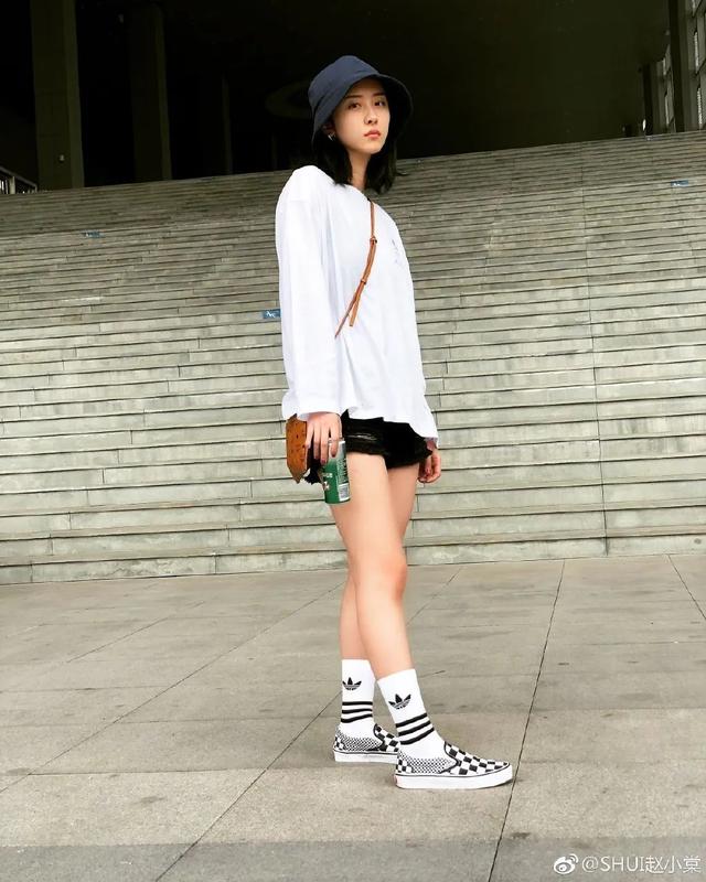 《青你2》排名惹争议，面冷心热的赵小棠竟然是她们中的隐形富二代