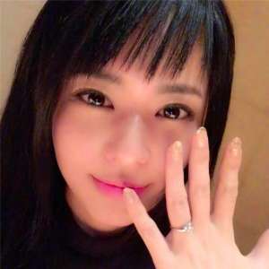 苍老师作品(37岁苍老师，为了孩子要求下架所有作品，网友不乐意了)