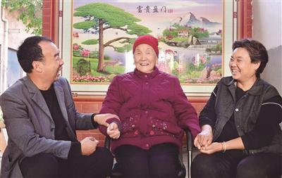 闲不住爱干家务 与儿媳相处和睦