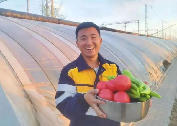 他们在沙漠里实现了“果蔬自由”