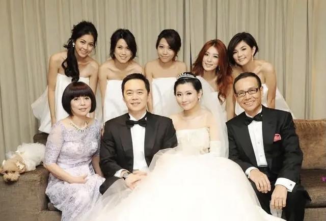 40岁Selina承认新恋情,与小7岁男友谈姐弟恋,离婚五年感情再遇春天