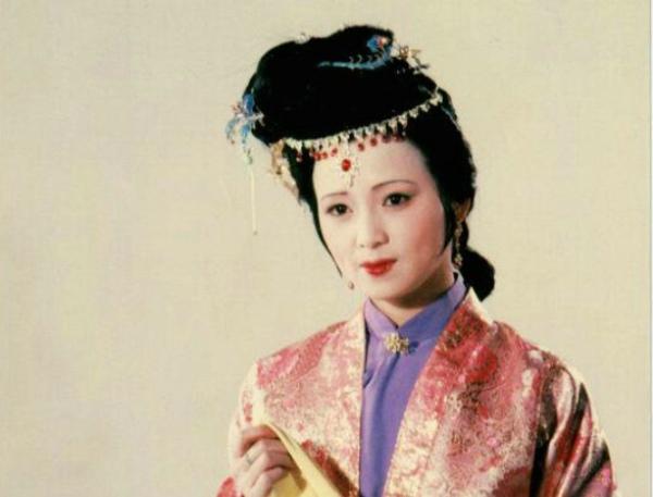 探秘《红楼梦》里秦可卿的身份：她真的是皇室私生女吗？