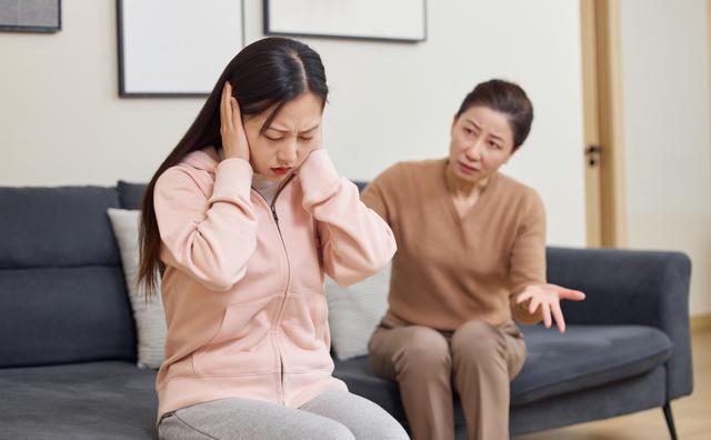 老公舔了六年的妻子，最后老公还是主动提出了离婚，原因让人寒心