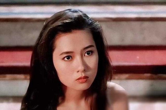 《蜜桃成熟时》：30年后，这部香港电影经典凭什么打动人心？