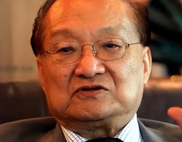 他为娶小三抛弃相伴23年妻子，儿子因此离开世界，前妻孤独终老