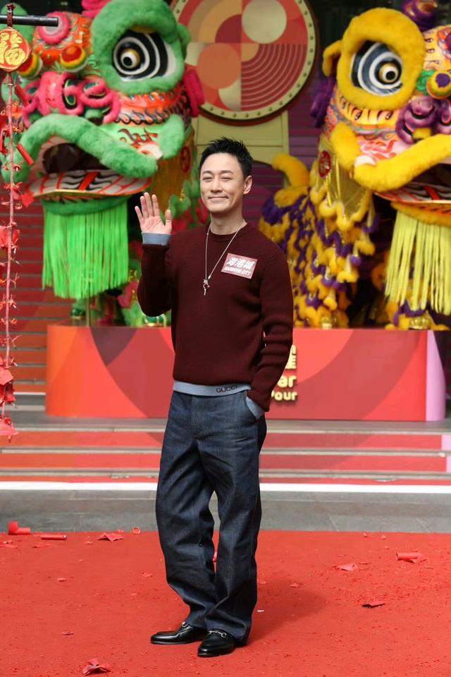 TVB前当家小生近况曝光！陪妻子回江苏老家过年，自曝继续追二胎