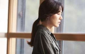 女教师韩国(​《女教师》，韩国19禁电影，两个女老师为争夺男学生无所不用)