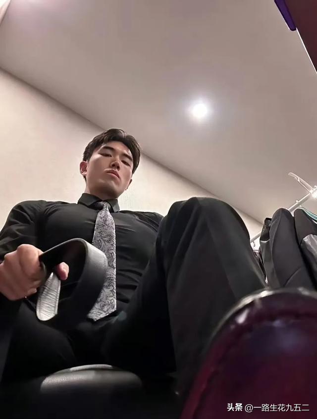 正装帅哥们的魅惑