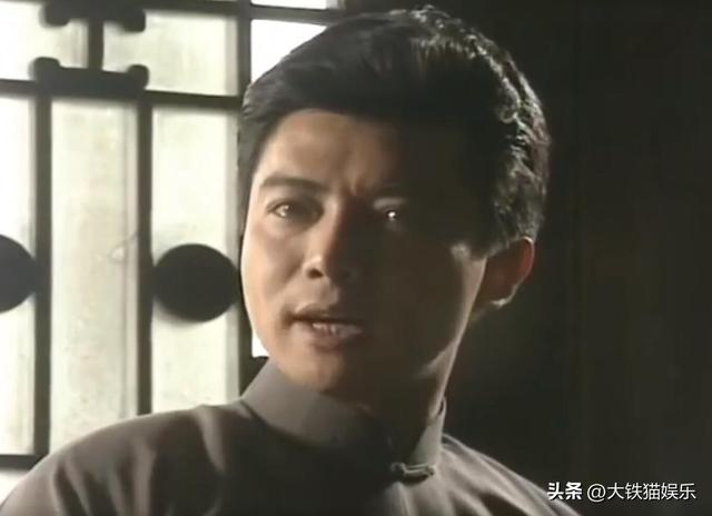 小时候嫌他长相老气，配不上貌美琼瑶女郎，原来他戏外又帅又爷们