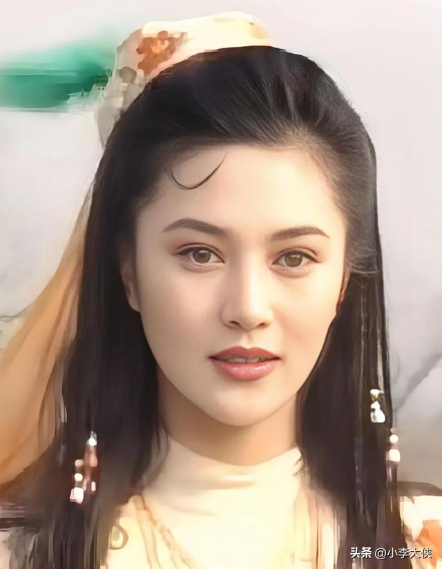 六版《书剑恩仇录》霍青桐，哪一个“翠羽黄衫”最经典？